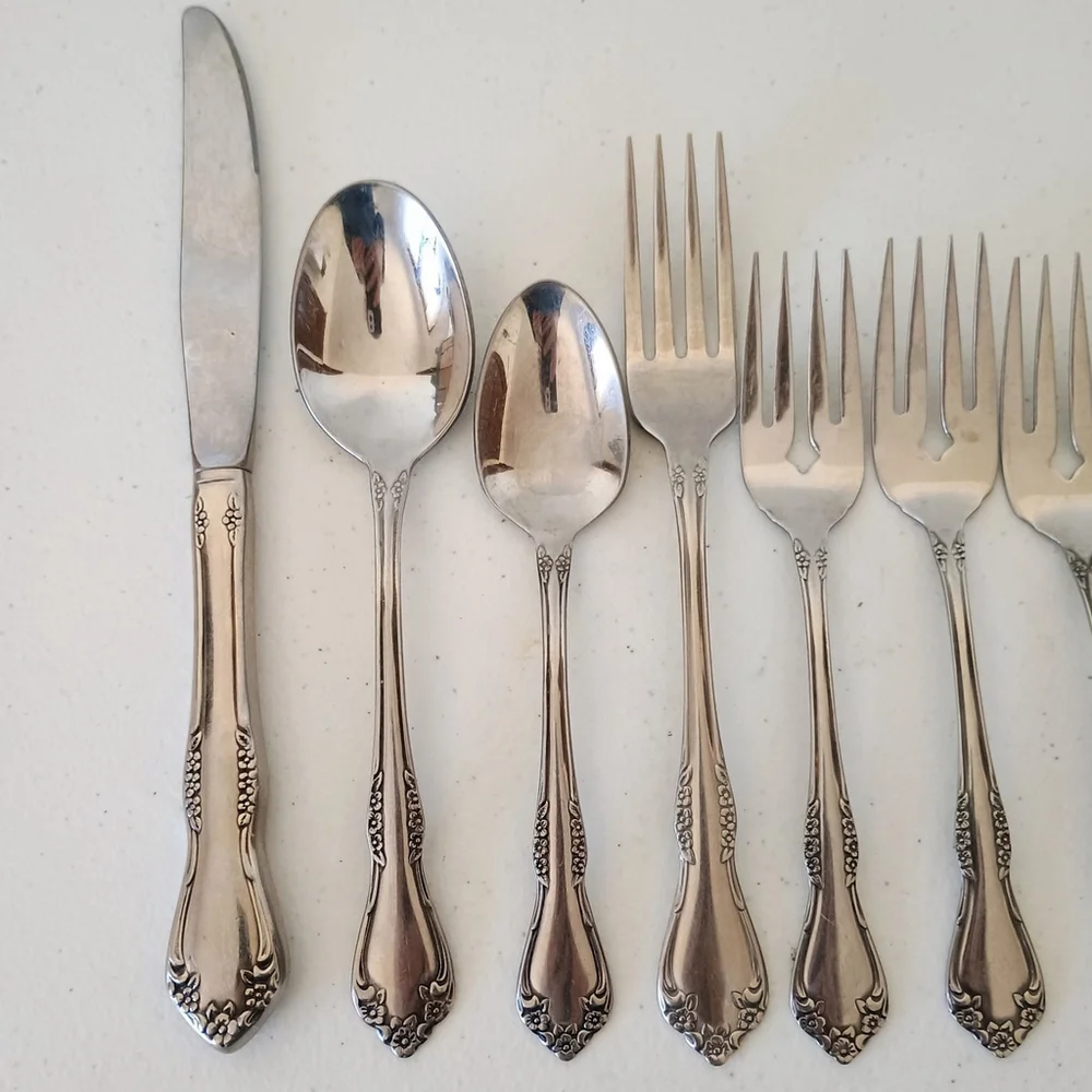Mixed Lot 11 Pcs WM A Rogers Deluxe Stainless Oneida Ltd Mansfield Flatware